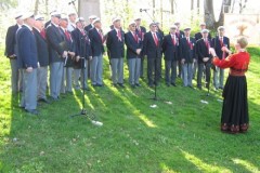 17.05.09. Foran Minnestøtten over falne fra Asker i 2.verdenskrig