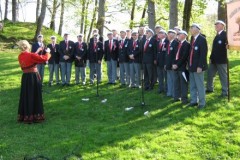 17.05.09. Foran Minnestøtten over falne fra Asker i 2.verdenskrig